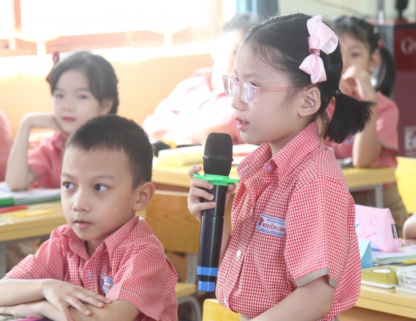 Học sinh Trường Tiểu học Nguyễn Văn Tố tự tin trong giờ học môn Toán.