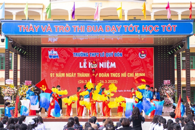 Chương trình văn nghệ nhân Lễ kỉ niệm 91 năm Ngày thành lập Đoàn TNCS Hồ Chí Minh của Trường THPT Lê Quý Đôn