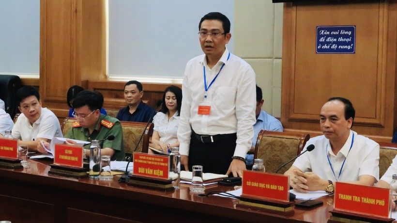 Ông Bùi Văn Kiệm-Giám đốc Sở GD&ĐT Hải Phòng phát biểu tại buổi làm việc với Đoàn Công tác của Bộ GD&ĐT về công tác thi tốt nghiệp THPT năm 2023.
