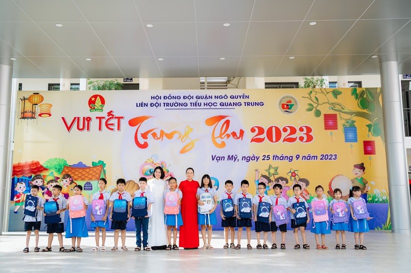 Tết trung thu của cô trò Trường tiểu học Quang Trung, quận Ngô Quyền