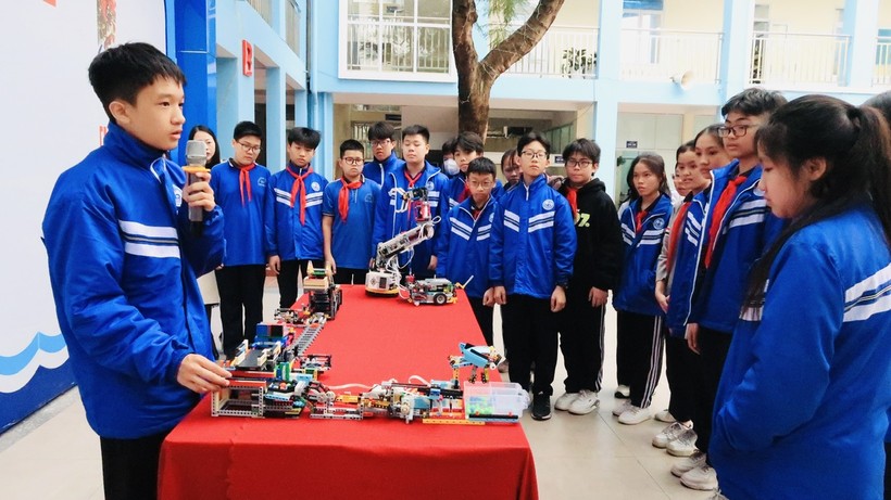Em Nguyễn Tài Gia Bảo (lớp 8B11), Trường THCS Ngô Quyền thuyết minh dự án với các bạn.
