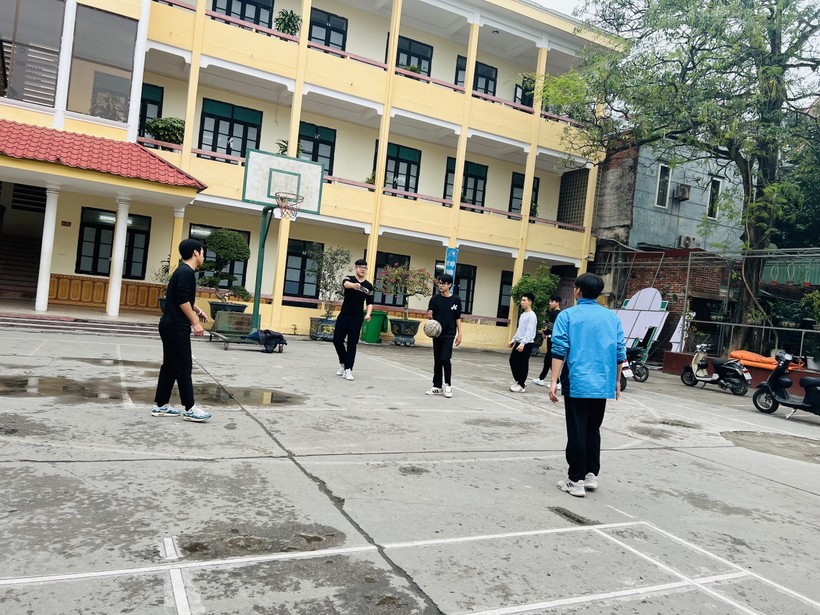 Học sinh Trường THPT Lê Hồng Phong trong hoạt động tập thể.