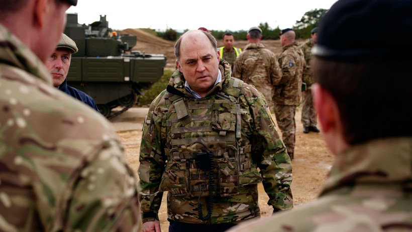 Bộ trưởng Quốc phòng Anh nói có thể phải tham gia 3 cuộc chiến