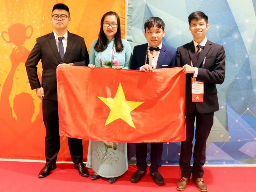 4 thành viên MOSWC và ACAWC của Việt Nam tham dự VCK vô địch tin học văn phòng thế giới tại Mỹ