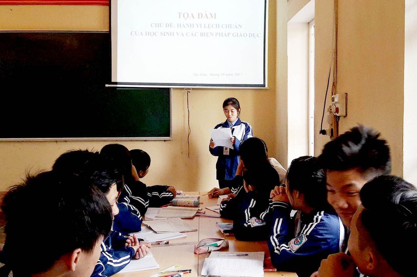 Sinh hoạt tập thể về đề tài những hành vi lệch chuẩn ở trường THPT Hạ Hòa (Phú Thọ)