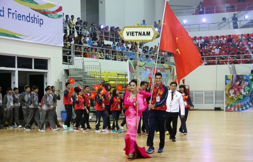 Đoàn Thể thao sinh viên Việt Nam tại lễ khai mạc 19th ASEAN University Games