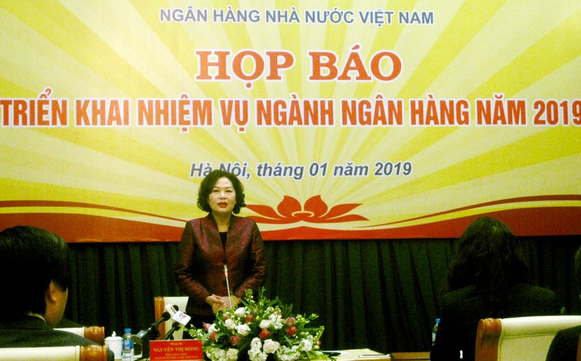 Phó Thống đốc NHNN Nguyễn Thị Hồng phát biểu tại buổi họp báo