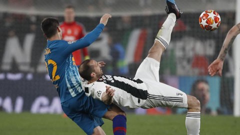 UEFA Champions League: Morata nổi nóng, đẩy ngã đồng đội cũ Chiellini