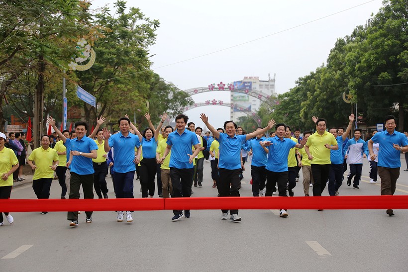Ngày chạy Olympic Vì sức khoẻ toàn dân, giải Việt dã Báo Phú Thọ - cúp Hùng Vương lần thứ 34 năm 2019 đã thu hút được đông đảo tầng lớp tham gia
