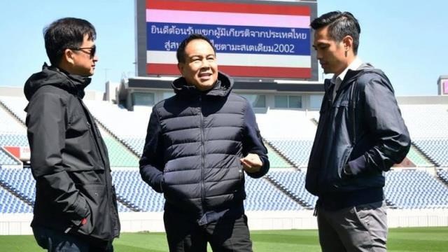 Chủ tịch FAT Somyot Poompanmoung cho biết bóng đá Thái Lan sẽ hướng về Nhật Bản để tìm HLV ngoại thứ 14 trong lịch sử