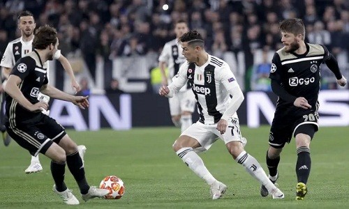 Ronaldo không thể cứu Juventus khỏi thất bại ngay trên sân nhà