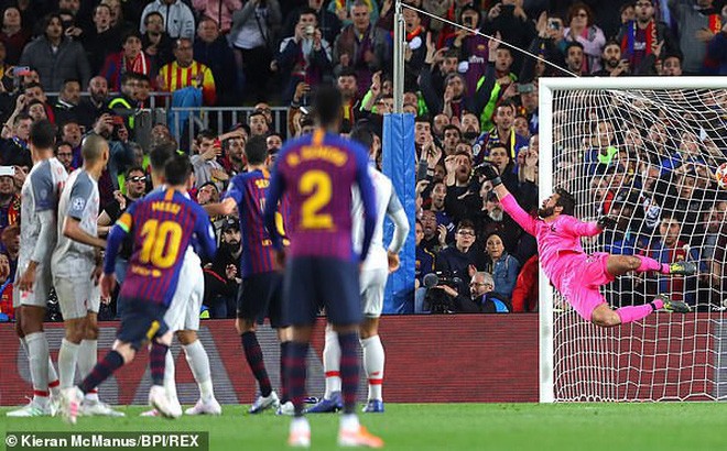 Huyền thoại Man United “phát cuồng” với siêu phẩm của Messi