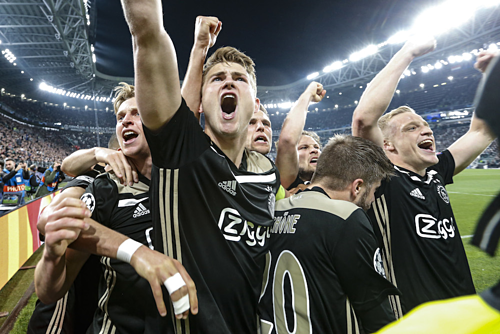 Ajax đang trên đường vào trận đấu cuối cùng dù không tới từ năm giải vô địch quốc gia hàng đầu châu Âu
