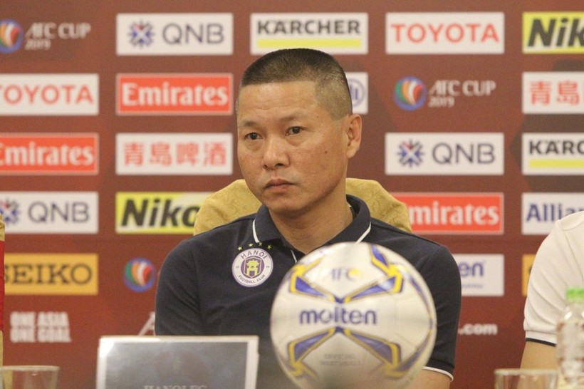 HLV Chu Đình Nghiêm đặt tham vọng ở AFC Cup.