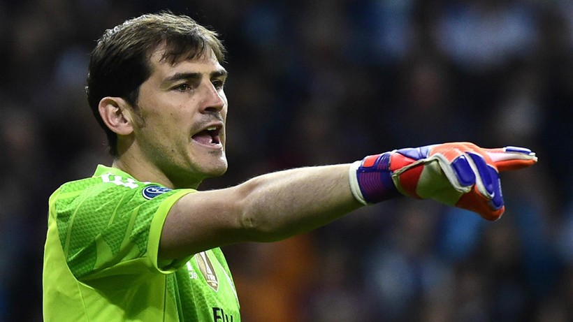 Iker Casillas sẽ chia tay bóng đá khi mùa giải này kết thúc.