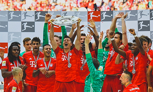 Bayern là đội đầu tiên trong lịch sử vô địch Bundesliga bảy mùa liên tiếp. Đội bóng thuộc bang Bavaria này thống trị giải vô địch Đức kể từ mùa 2012-2013 đến nay