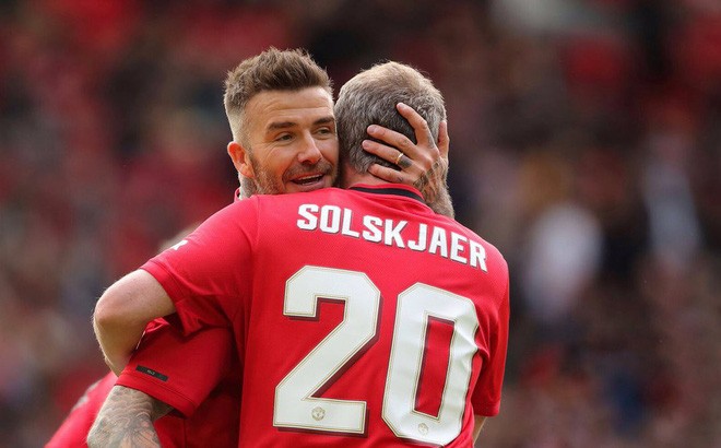 Tái xuất Old Trafford, Solskjaer và Beckham ghi bàn giúp Man United “đè bẹp” Bayern