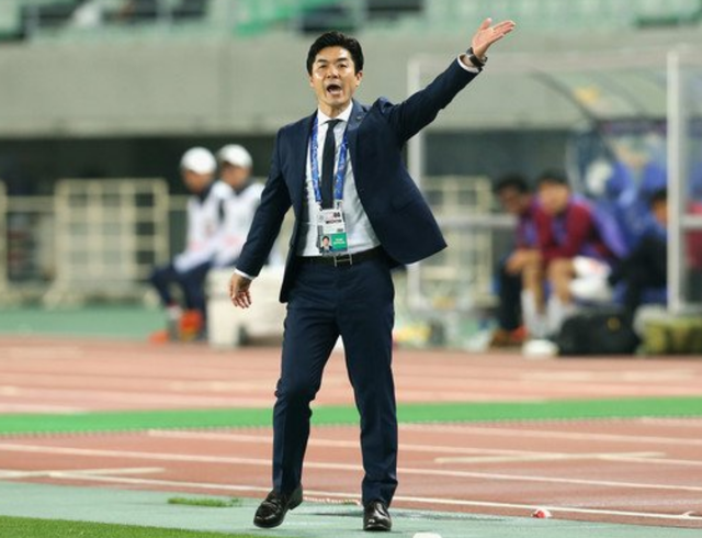 HLV Yoon Jong-hwan muốn thử sức ở đội tuyển Thái Lan