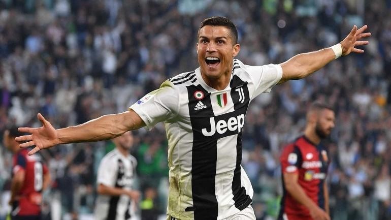 Ronaldo bất ngờ xuất hiện trong danh sách đá phạt dở tệ của Serie A