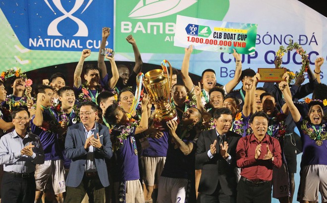 Hà Nội FC ăn mừng chiến thắng lịch sử.