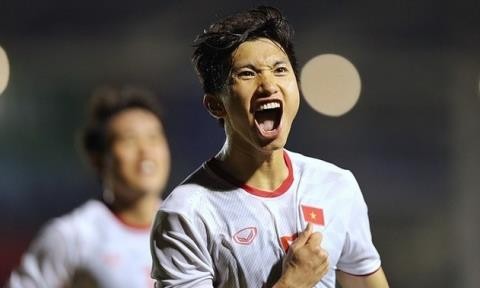 Văn Hậu ăn mừng bàn thắng vào lưới U22 Indonesia.
