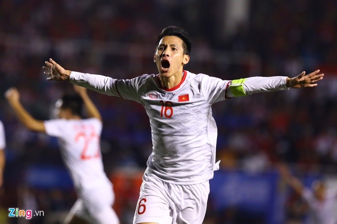 Đỗ Hùng Dũng ăn mừng bàn nâng tỷ số lên 2-0 trong trận đấu với U22 Indonesia.