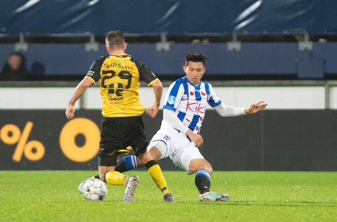 Văn Hậu có màn ra mắt Heerenveen khi được tung vào sân ở phút 89 trận đấu với Roda JC