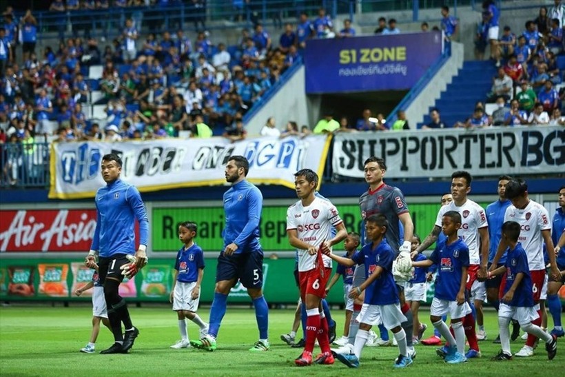 VAR lên tiếng, đội bóng của Đặng Văn Lâm thua trận ra quân Thai League