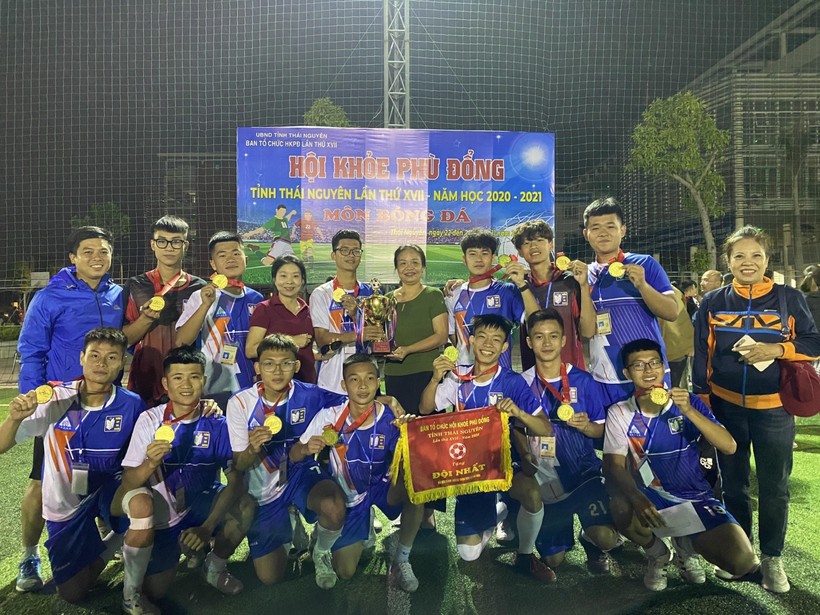 Đội bóng Trường THPT Thái Nguyên Vô địch giải bóng đá HKPĐ lần thứ XVII - 2020