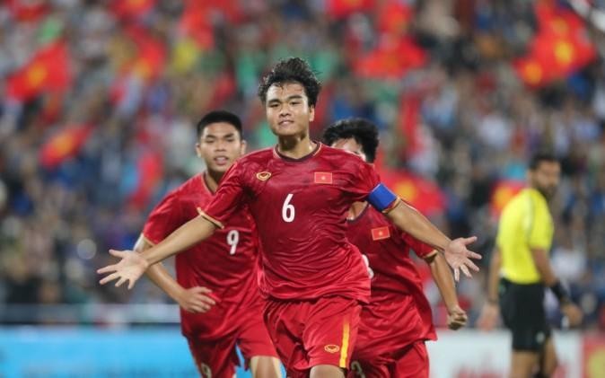 Bóng đá Việt Nam khiến cả Đông Nam Á ngả mũ
