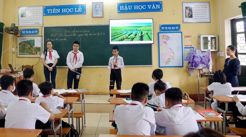 Học sinh trường THCS Hoàng Văn Thụ (TP Thái Nguyên) hào hứng với tiết dạy thể nghiệm trong quá trình xây dựng nội dung chương trình giáo dục địa phương.