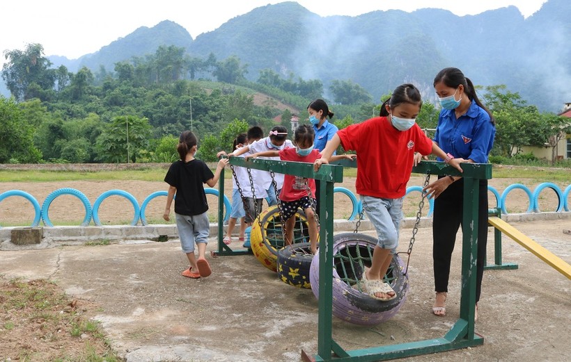 Khu vui chơi tại trường Tiểu học Thần Sa đón các em đến tham gia sinh hoạt hè.
