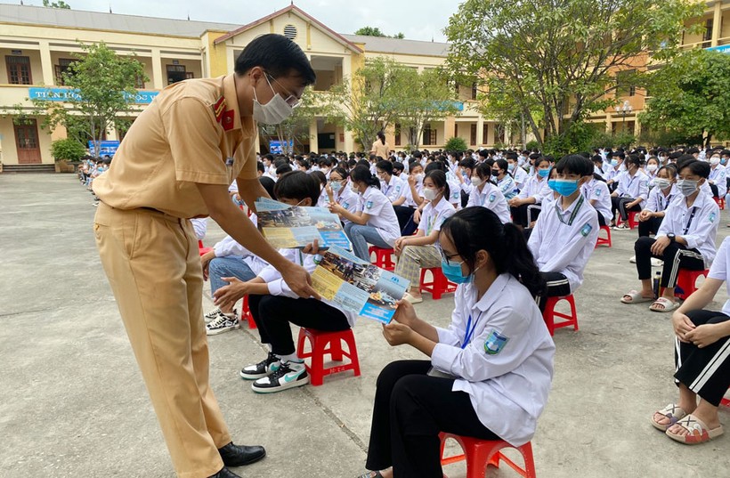Chương trình tuyên truyền an toàn giao thông tại trường THPT Điềm Thụy (Phú Bình, Thái Nguyên)