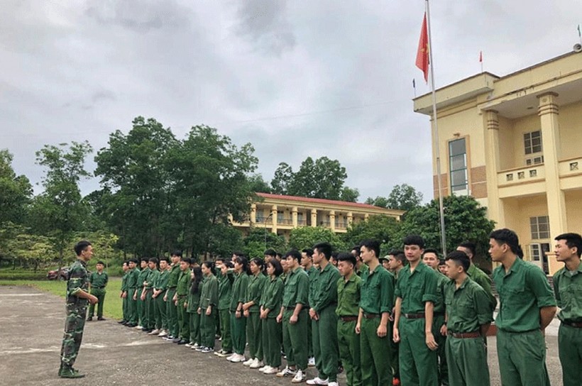 Một buổi học tập, rèn luyện của sinh viên tại Trung tâm Giáo dục quốc phòng và an ninh (Đại học Thái Nguyên)