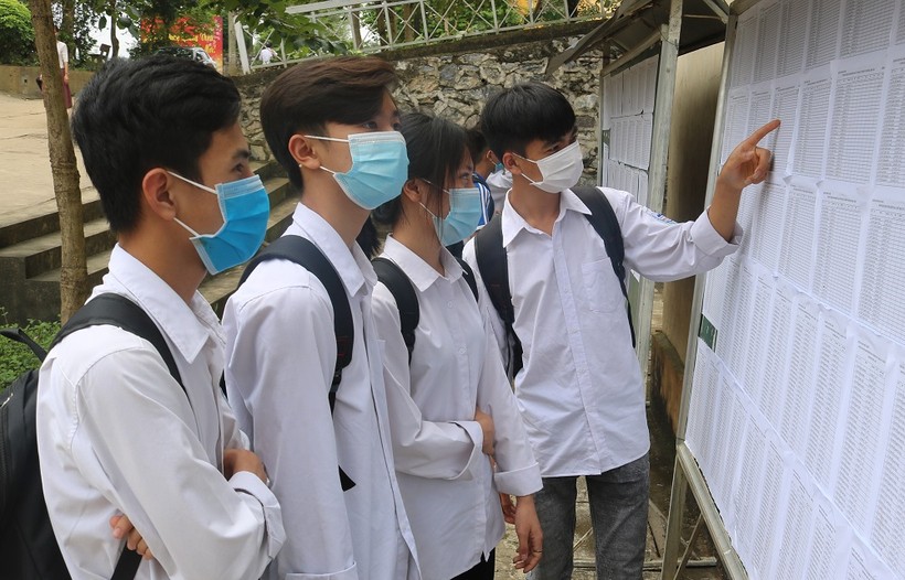Các em học sinh tham dự đội tuyển dự thi của trường THPT Phú Lương (Thái Nguyên)
